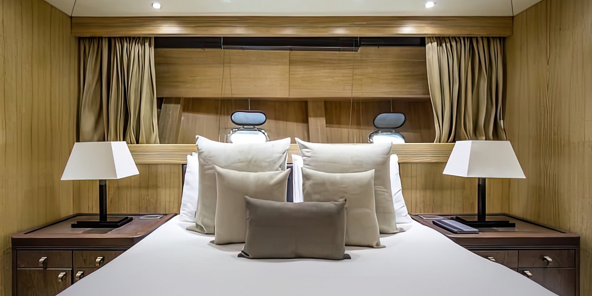 Аренда моторной яхты Mangusta 108 JFF во Франции